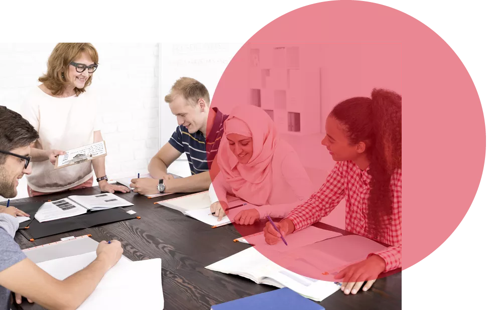 Lehrerin mit Schülern und Schülerinnen Lehrerin mit Schülern und Schülerinnen